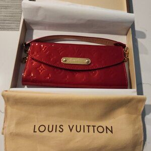 Louis Vuitton small patten leather monogram clutch new condition